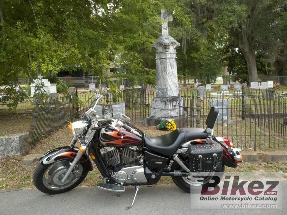 2005 Honda Shadow Sabre photo